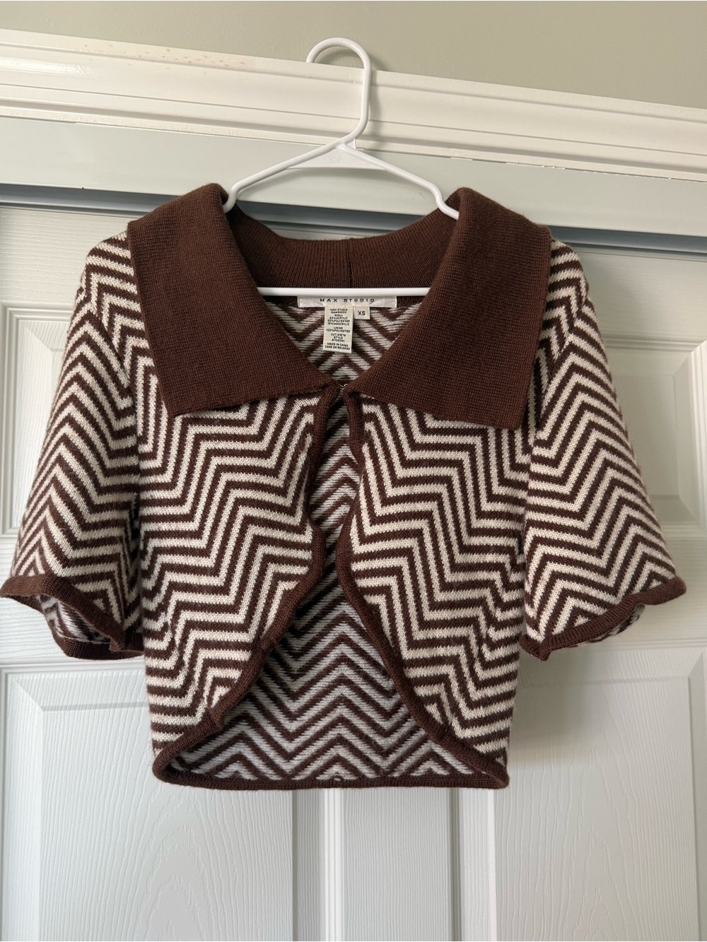 Max Studio Brown & Cream Chevron Collared Crop Cardigan